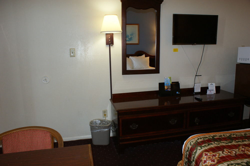 Days Inn By Wyndham Statesville Extérieur photo