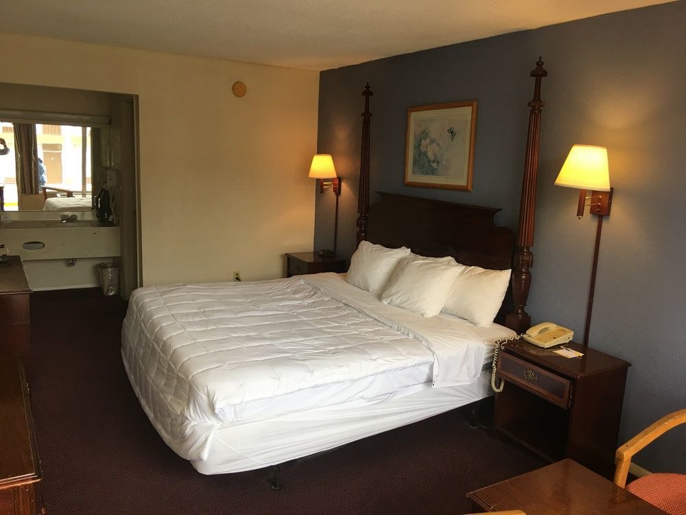 Days Inn By Wyndham Statesville Extérieur photo