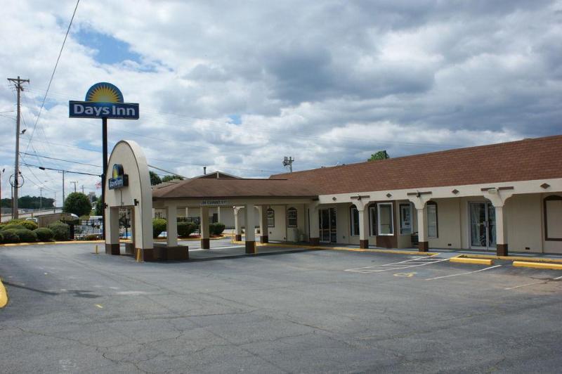 Days Inn By Wyndham Statesville Extérieur photo