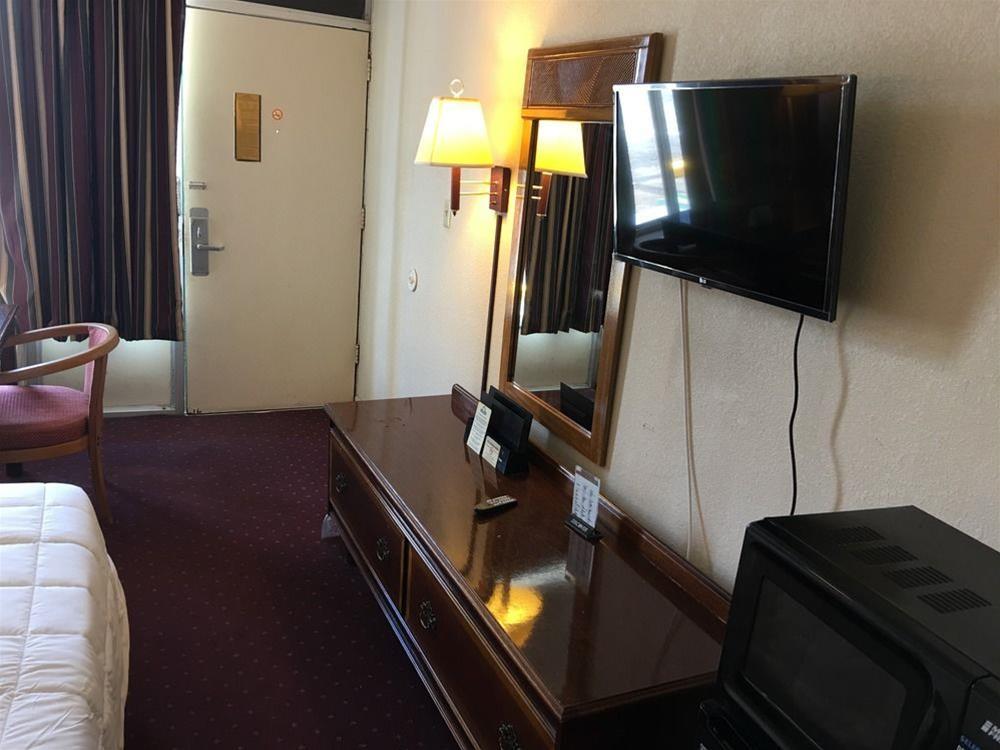 Days Inn By Wyndham Statesville Extérieur photo