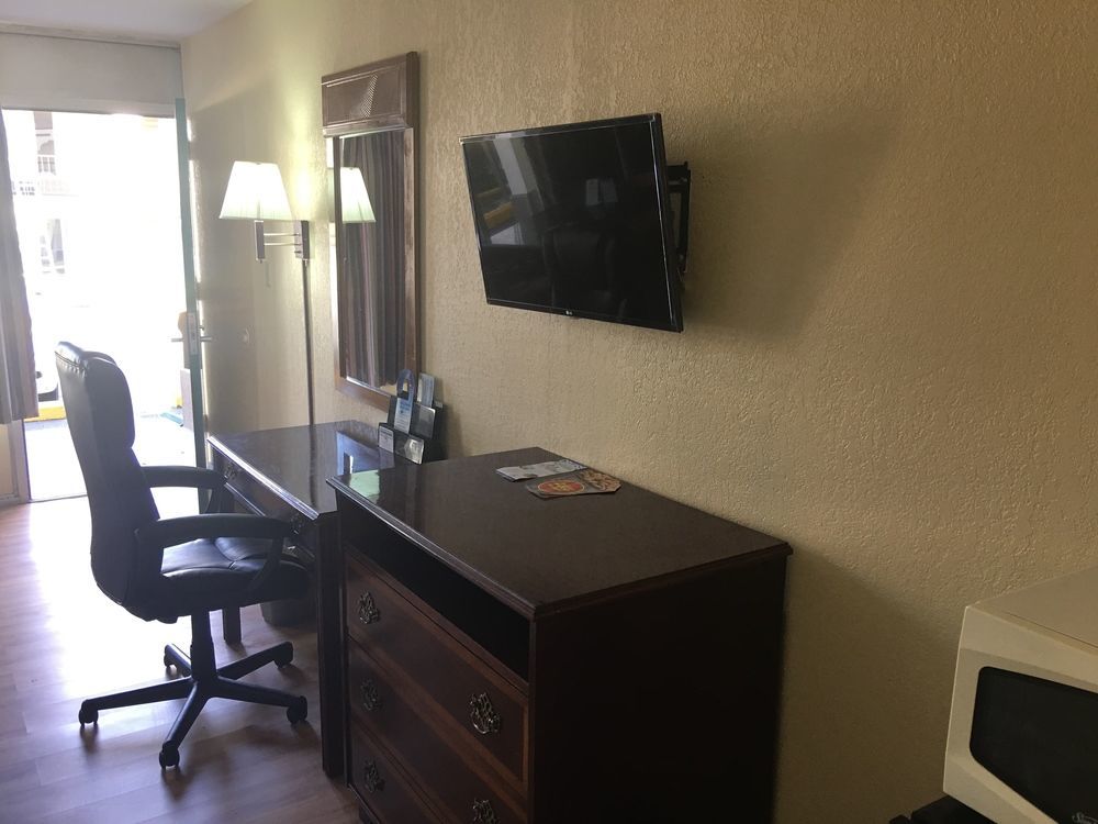Days Inn By Wyndham Statesville Extérieur photo