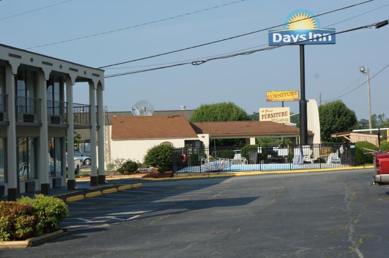 Days Inn By Wyndham Statesville Extérieur photo