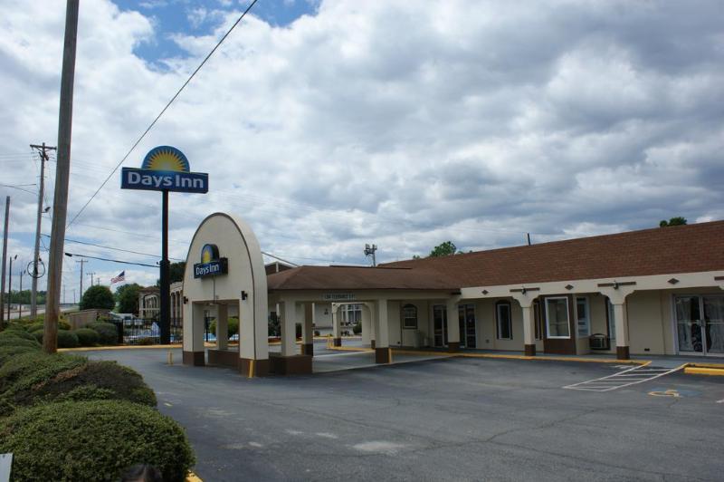 Days Inn By Wyndham Statesville Extérieur photo