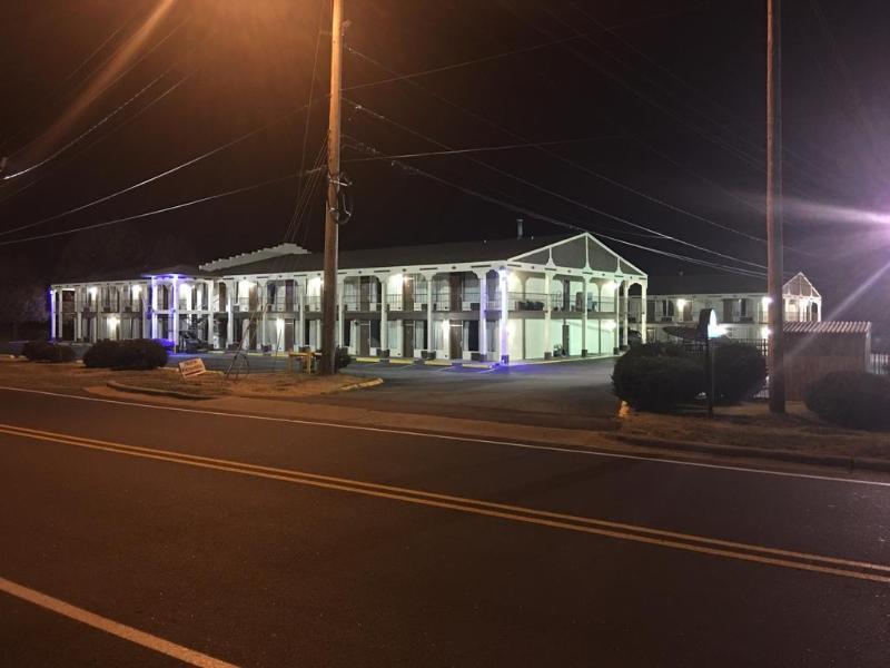 Days Inn By Wyndham Statesville Extérieur photo