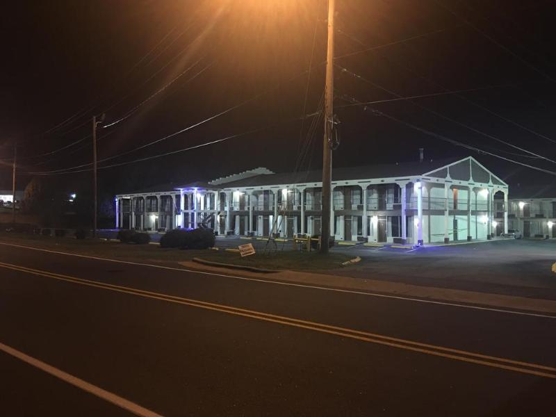 Days Inn By Wyndham Statesville Extérieur photo