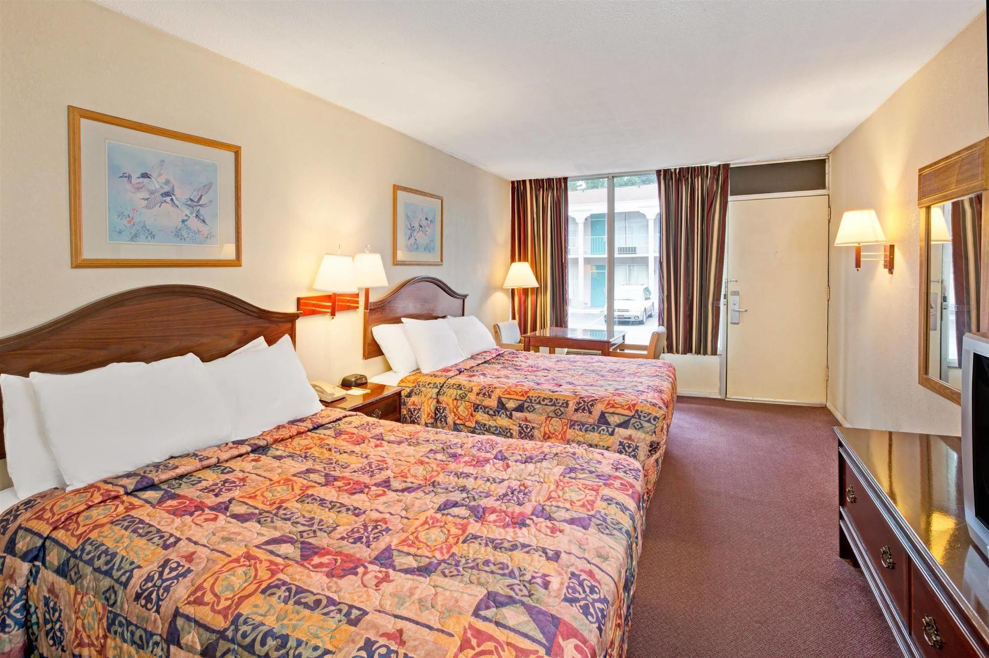 Days Inn By Wyndham Statesville Extérieur photo