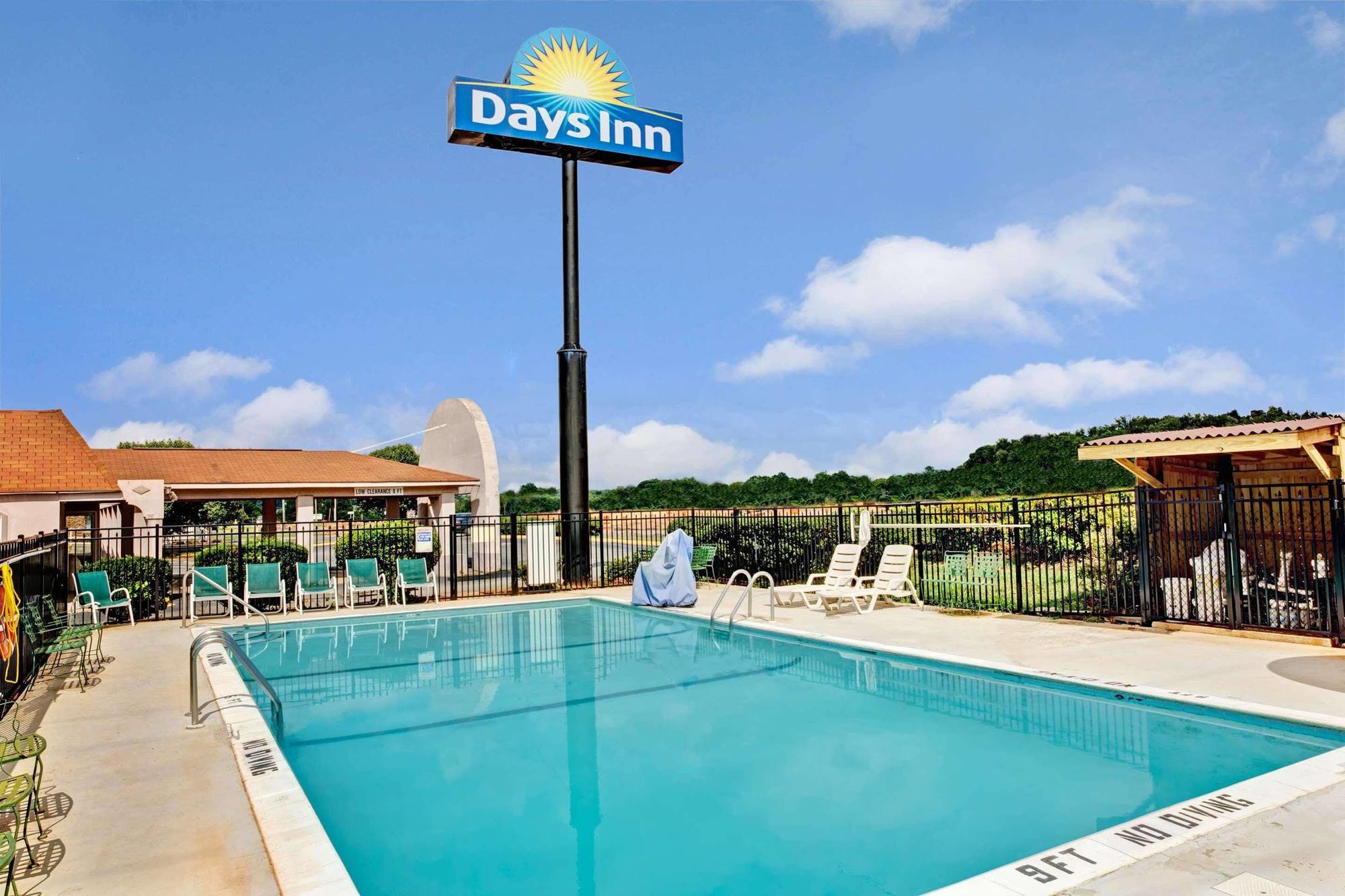 Days Inn By Wyndham Statesville Extérieur photo